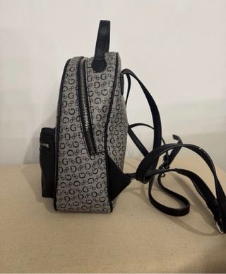 Mochila Guess Negra y Gris