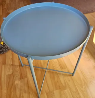 2 tavolini ausiliari GLADOM rotondi in metallo blu