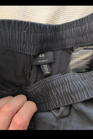 Pantalón cargo H&M negro