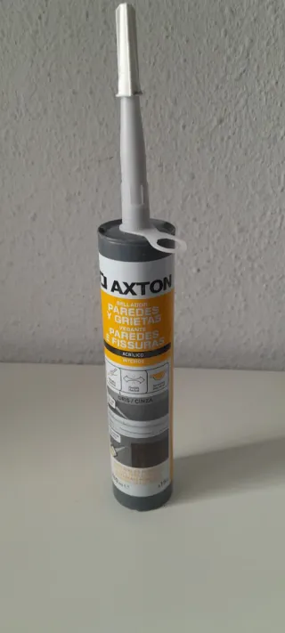 Sellador Axton Paredes y Grietas Gris, marca Axton