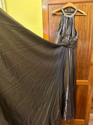 Vestido de gala gris oscuro