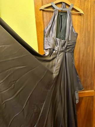 Vestido de gala gris oscuro