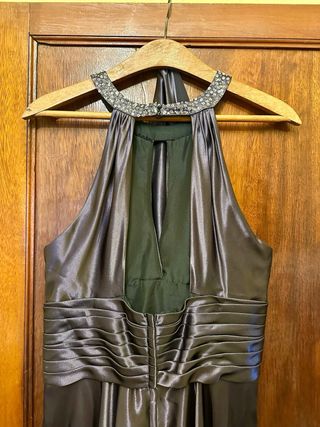 Vestido de gala gris oscuro