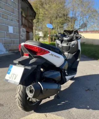 Yamaha Xmax 400