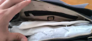 Bolso Guess Negro con Logo