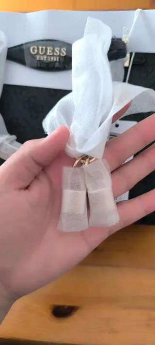 Bolso Guess Negro con Logo