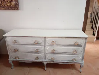 Cómoda de madera estilo vintage