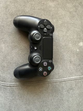 Consola PS4 Slim Negra + Mando