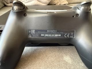 Consola PS4 Slim Negra + Mando