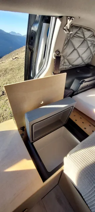 Peugeot Partner 1.6HDi 92-Camperizada y homologada