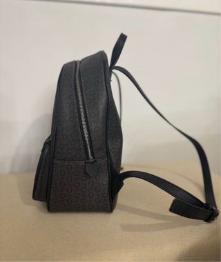 Mochila Guess Negra y Gris