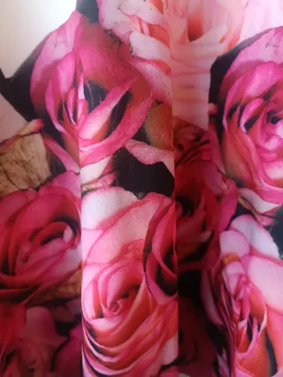 Vestido floral beige y rosa Talla XS