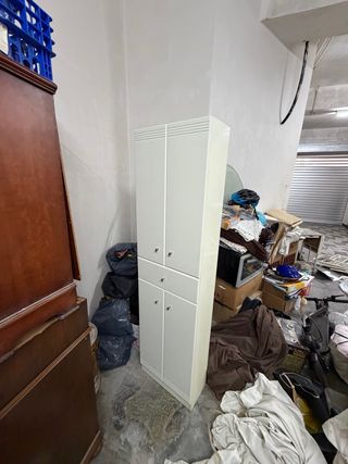 Armario de baño blanco