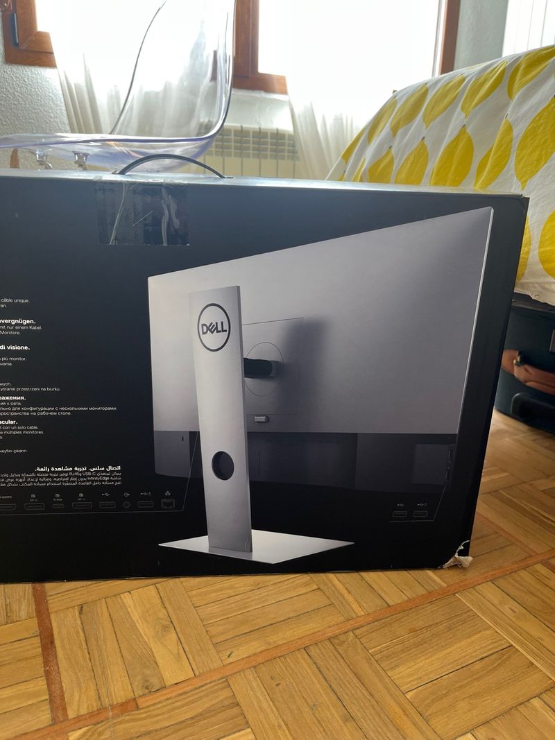 Monitor Dell Ultrasharp 24 USB C Hub