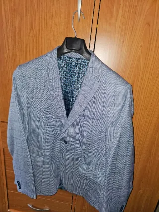 Americana azul y gris