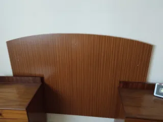 Mesitas de noche y cabecero madera