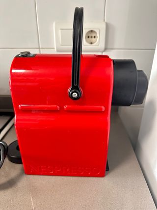 Cafetera Nespresso Krups Roja
