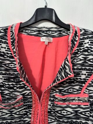 Chaqueta mujer tachuelas rosa y negro