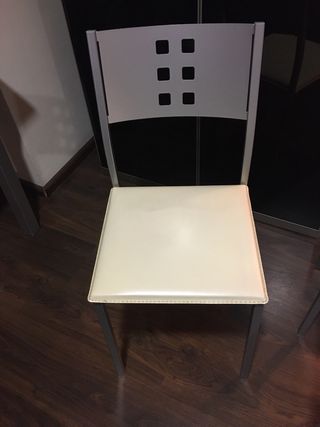 Silla de cocina plateada o blanca
