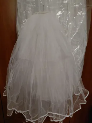 Abito da sposa taglia 46-50 con velo