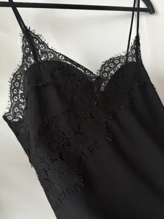 Top H&M tirantes encaje negro Talla M