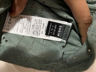 Crop top verde con lazos