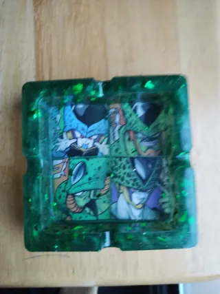 Cenicero Resina Verde Célula Dragon Ball