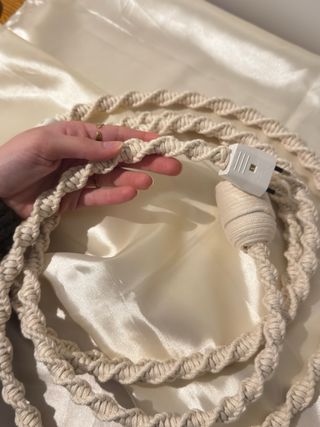 Candeeiro pendente em macramé feito à mão