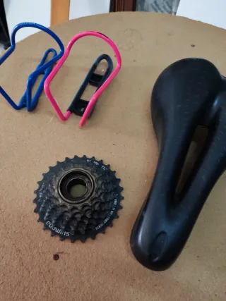 Lote Bici: Sillín Selle Italia + Cassette