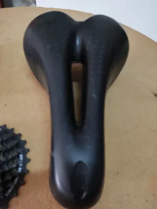 Lote Bici: Sillín Selle Italia + Cassette
