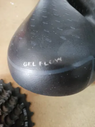 Lote Bici: Sillín Selle Italia + Cassette