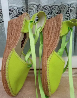 Sandalias cuña verdes talla 41
