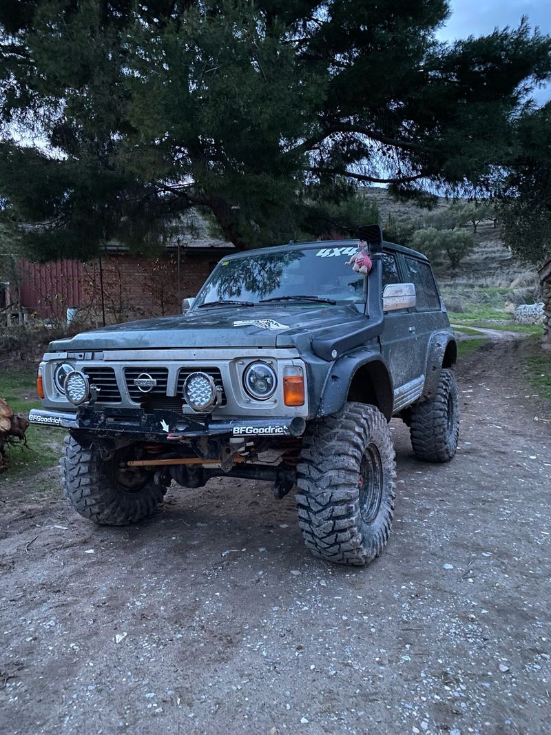 Nissan Patrol gr y60 - foto 1