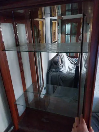 Vitrina madera y cristal