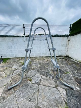 Escalera Piscina Gris Metal y Plástico