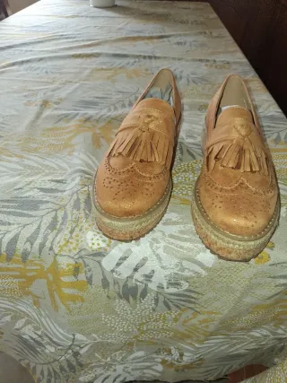 Zapatos de plataforma con flecos