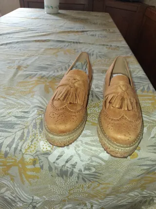 Zapatos de plataforma con flecos