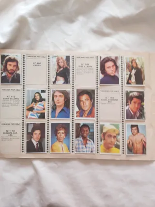 Álbum de Cromos Figuras