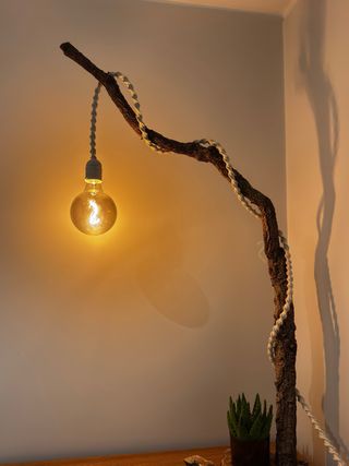 Candeeiro pendente em macramé feito à mão