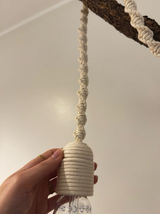 Candeeiro pendente em macramé feito à mão