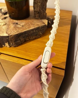 Candeeiro pendente em macramé feito à mão