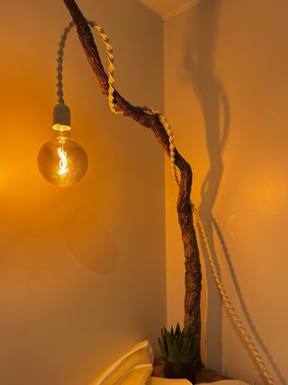 Candeeiro pendente em macramé feito à mão