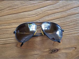 Gafas de sol aviador negras y marrones