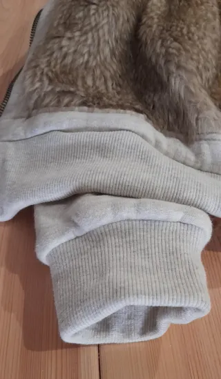 Chaqueta Bershka niña beige