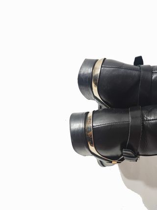 Uterqüe/ Botines planos correas cuero negro nº38