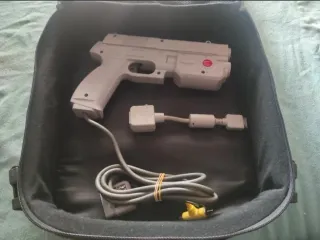 Pistola Namco y Bolso PlayStation *