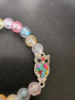 Pulsera elástica con dije de búho