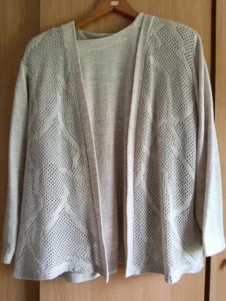 Conjunto cárdigan y top beige