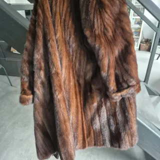 Abrigo de piel marrón Vi..n
