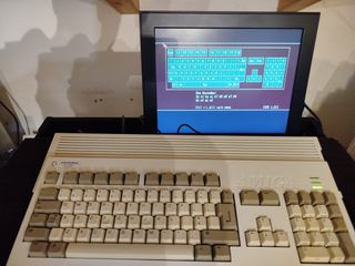 Commodore Amiga 1200 tastiera funzionante